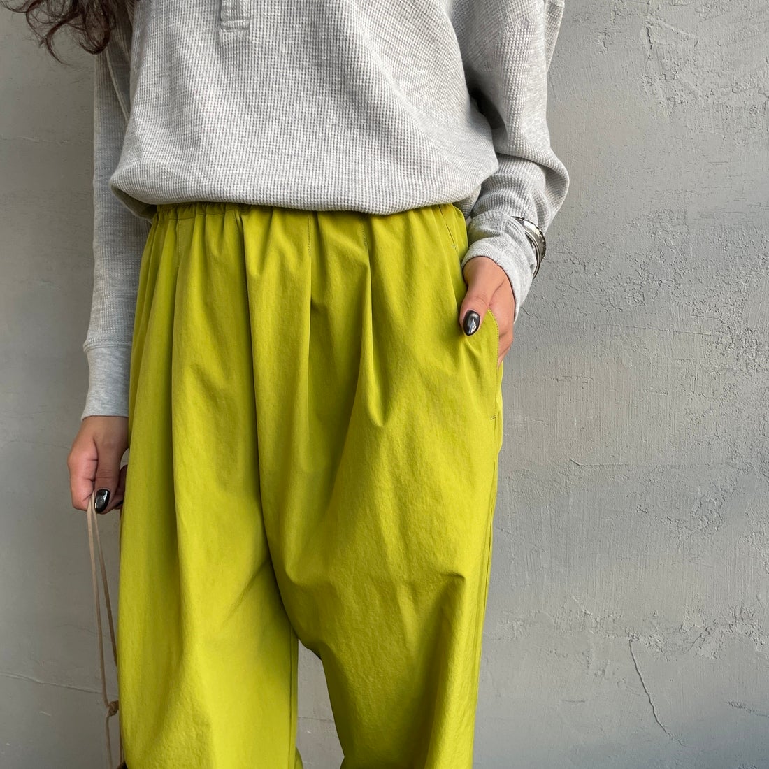 Jeans Factory Clothes [ジーンズファクトリークローズ] 7DAYSナイロンイージーパンツ [IN11-PT-5] ﾋﾟｽﾀﾁｵ &&モデル身長：162cm 着用サイズ：F&&