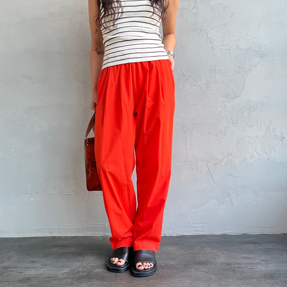 Jeans Factory Clothes [ジーンズファクトリークローズ] 7DAYSナイロンイージーパンツ [IN11-PT-5] ｵﾚﾝｼﾞ &&モデル身長：162cm 着用サイズ：F&&