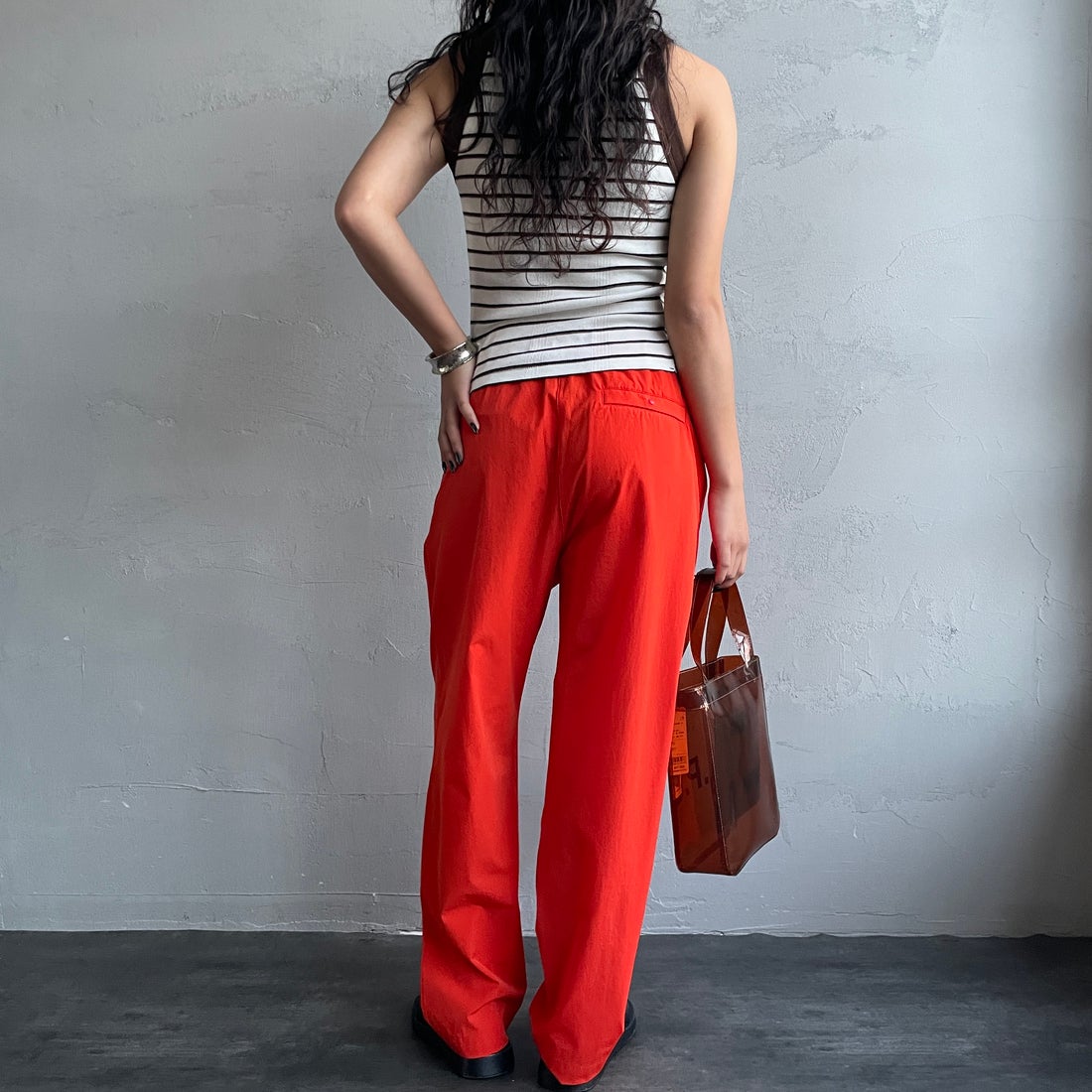 Jeans Factory Clothes [ジーンズファクトリークローズ] 7DAYSナイロンイージーパンツ [IN11-PT-5] ｵﾚﾝｼﾞ &&モデル身長：162cm 着用サイズ：F&&