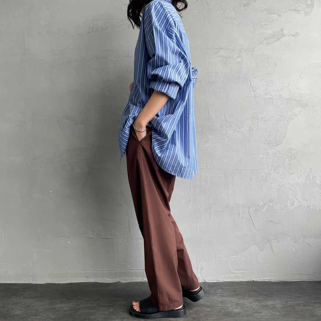Jeans Factory Clothes [ジーンズファクトリークローズ] 7DAYSナイロンイージーパンツ [IN11-PT-5] ﾌﾞﾗｳﾝ &&モデル身長：160cm 着用サイズ：F&&