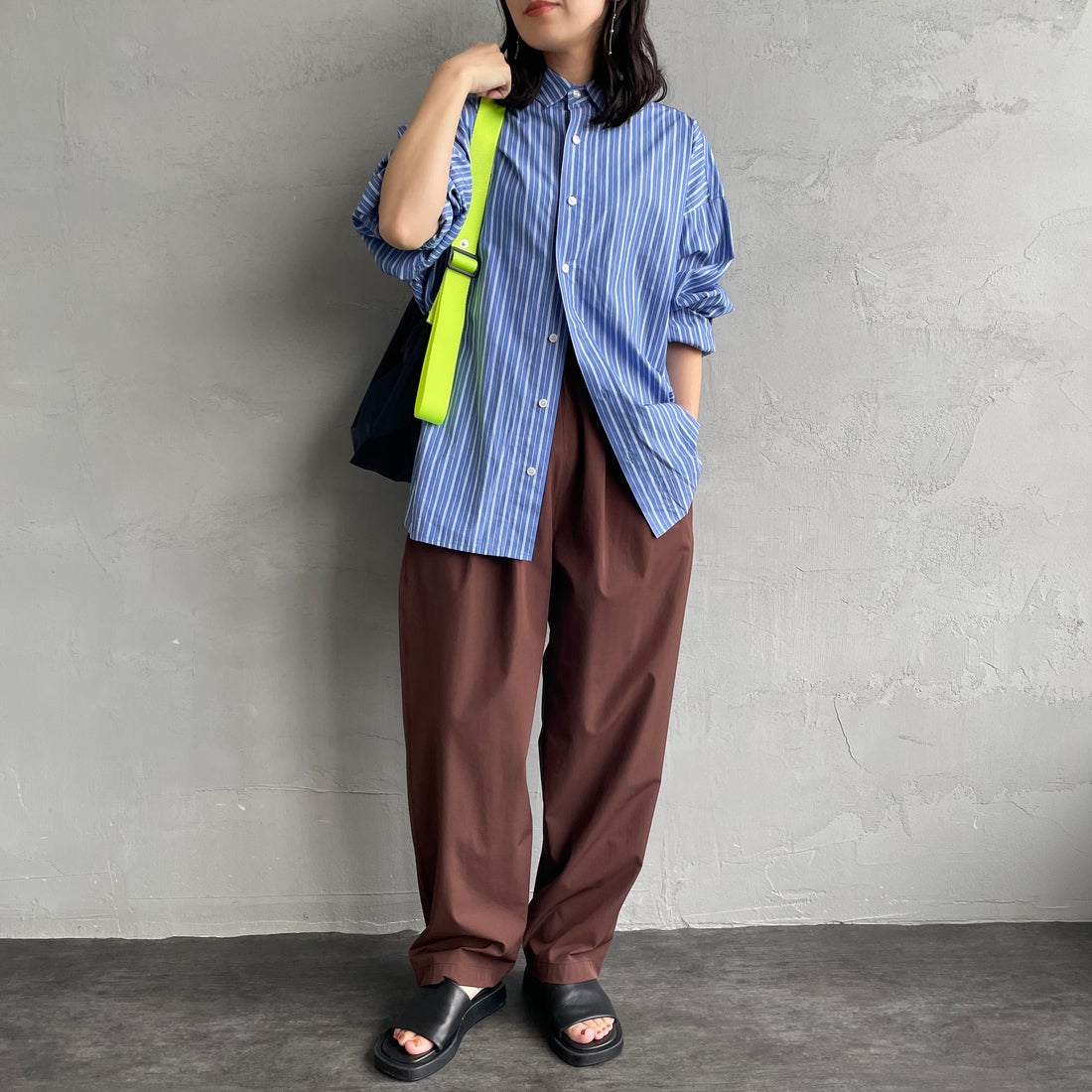 Jeans Factory Clothes [ジーンズファクトリークローズ] 7DAYSナイロンイージーパンツ [IN11-PT-5] ﾌﾞﾗｳﾝ &&モデル身長：160cm 着用サイズ：F&&