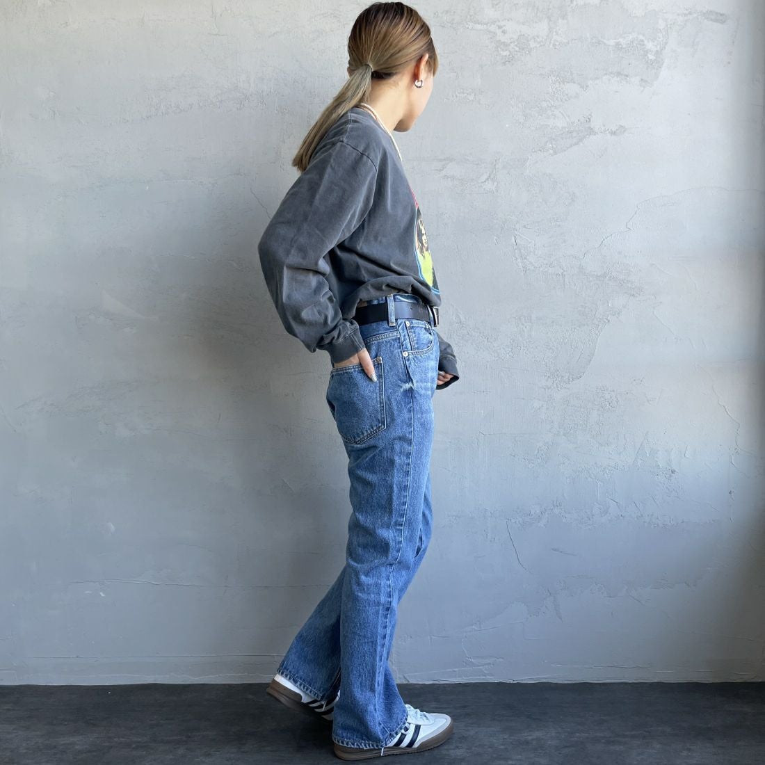 NEEDBY heritage [ニードバイヘリテージ] 別注 GEORGE ブーツカットデニム [GEORGE-JF] MB &&モデル身長：156cm 着用サイズ：26&&