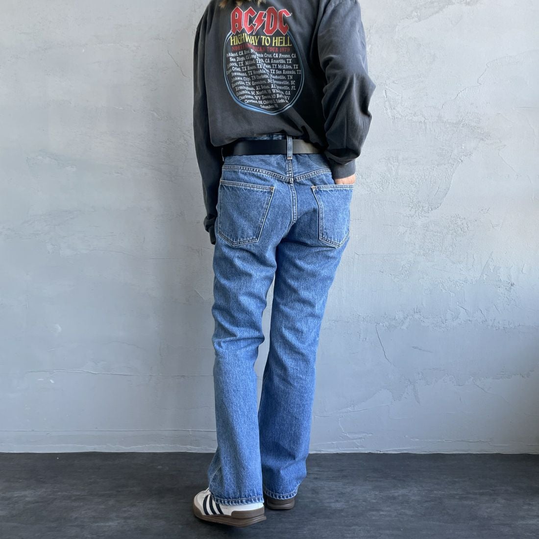 NEEDBY heritage [ニードバイヘリテージ] 別注 GEORGE ブーツカットデニム [GEORGE-JF] MB &&モデル身長：156cm 着用サイズ：26&&