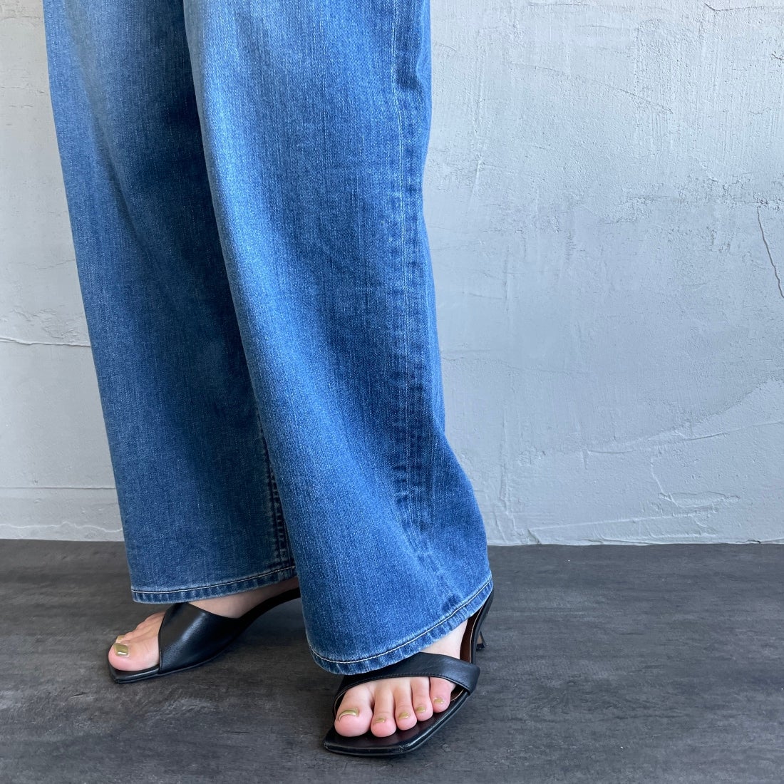 YANUK [ヤヌーク] 別注 JOAN for JEANS FACTORY ルーズストレートデニム [57141513-JF] ALB