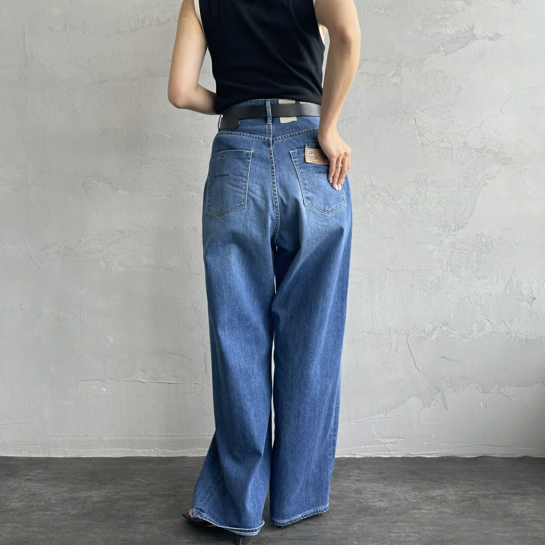 YANUK [ヤヌーク] 別注 JOAN for JEANS FACTORY ルーズストレート