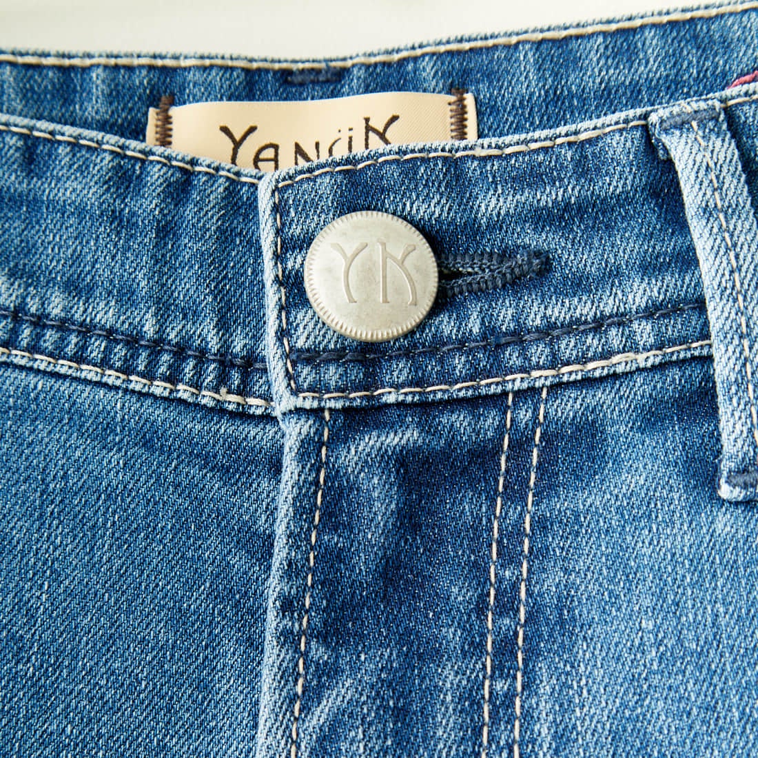 【未着用　タグ付】 ヤヌーク　ルーズストレートデニム　JOAN 23 YANUK [ヤヌーク] 別注 JOAN for JEANS FACTORY ルーズストレート