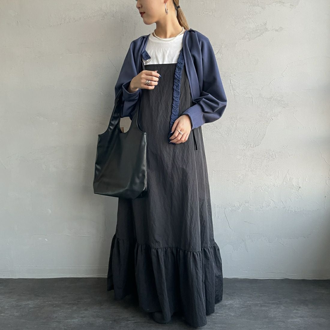 By/m [バイエム] ギャザーベルト付きカットボレロ [23142064] 12 D.BLUE &&モデル身長：156cm 着用サイズ：F&&