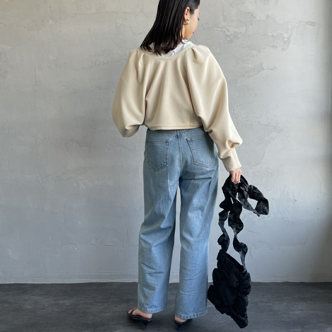 By/m [バイエム] ギャザーベルト付きカットボレロ [23142064] 21 ECRU &&モデル身長：163cm 着用サイズ：F&&