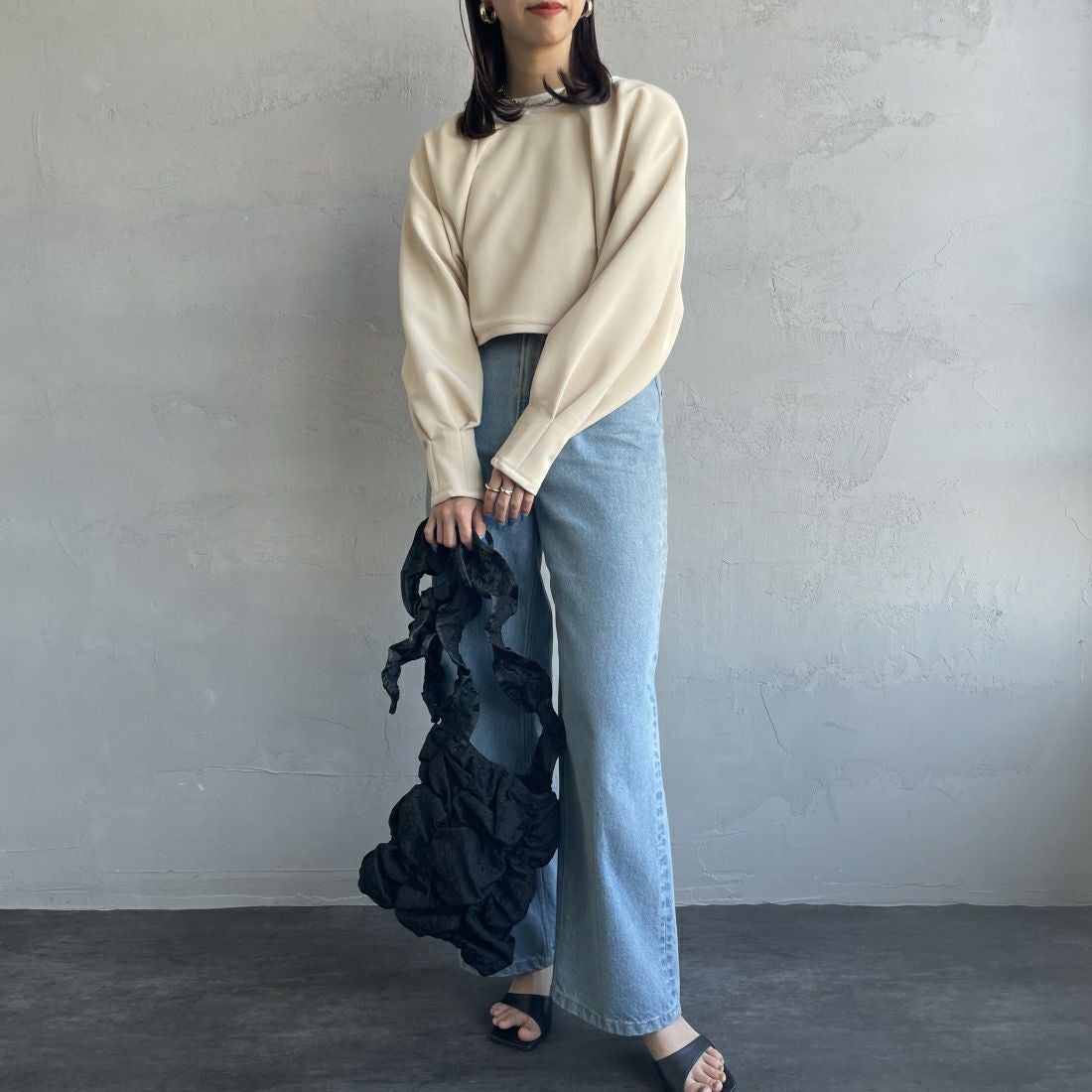 By/m [バイエム] ギャザーベルト付きカットボレロ [23142064] 21 ECRU &&モデル身長：163cm 着用サイズ：F&&