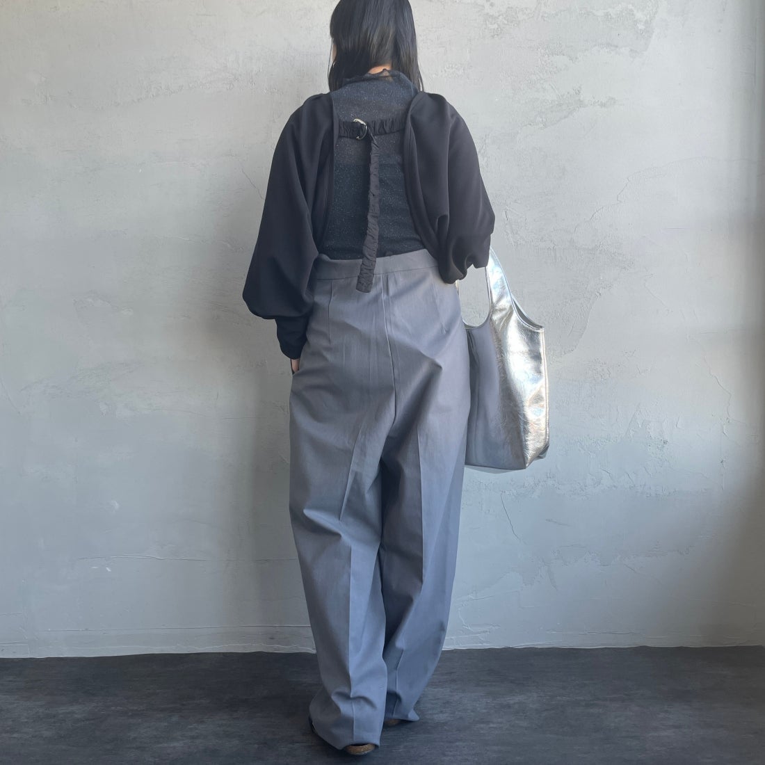 By/m [バイエム] ギャザーベルト付きカットボレロ [23142064] 09 BLACK &&モデル身長：156cm 着用サイズ：F&&