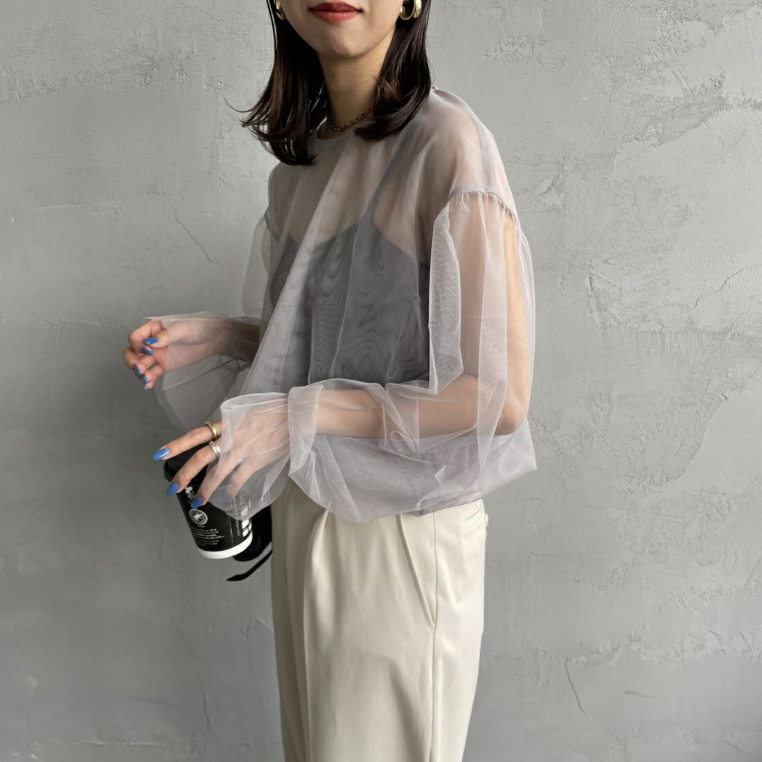 By/m [バイエム] シアーメッシュブラウス [24112009] 05 L.GRAY &&モデル身長：163cm 着用サイズ：F&&