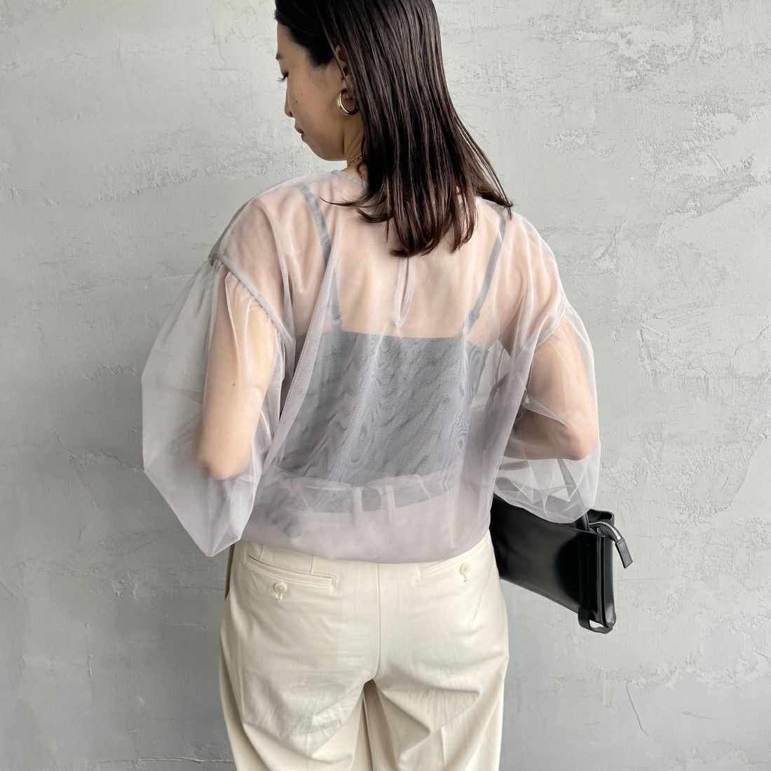 By/m [バイエム] シアーメッシュブラウス [24112009] 05 L.GRAY &&モデル身長：163cm 着用サイズ：F&&