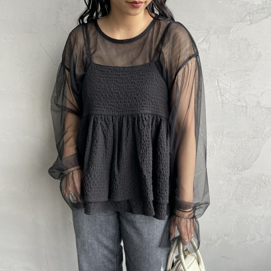 By/m [バイエム] シアーメッシュブラウス [24112009] 09 BLACK &&モデル身長：156cm 着用サイズ：F&&