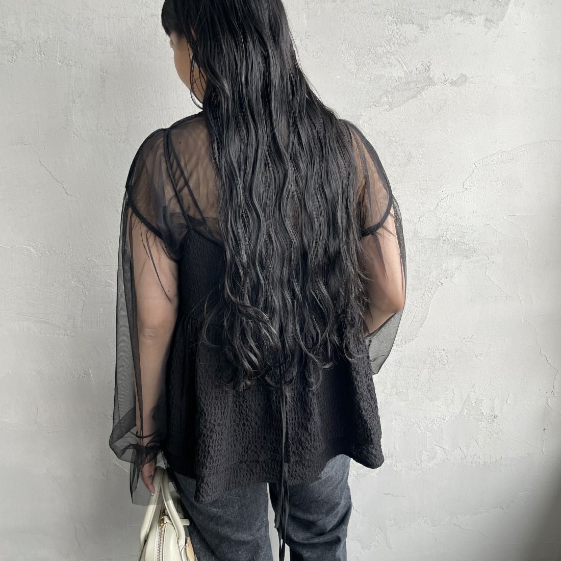 By/m [バイエム] シアーメッシュブラウス [24112009] 09 BLACK &&モデル身長：156cm 着用サイズ：F&&