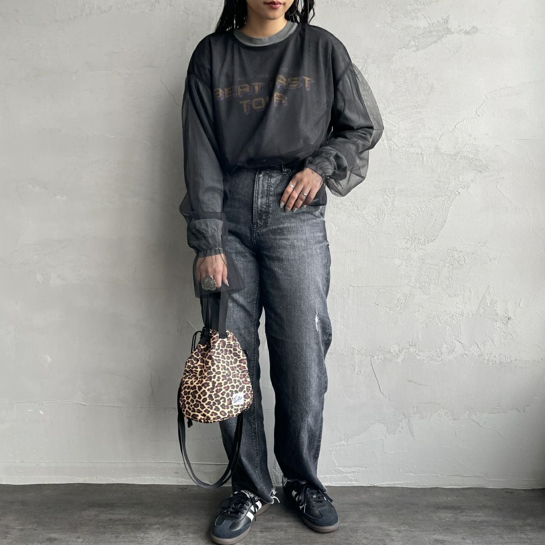 By/m [バイエム] シアーメッシュブラウス [24112009] 09 BLACK &&モデル身長：156cm 着用サイズ：F&&