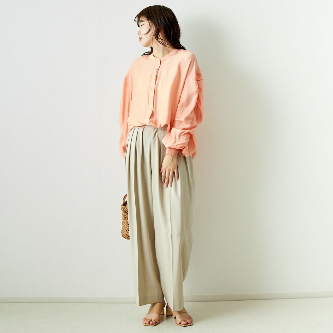 CHIGNON [シニヨン] シャーリングスリーブシャツ [1636-593JS] ORANGE &&モデル身長：167cm 着用サイズ：F&&