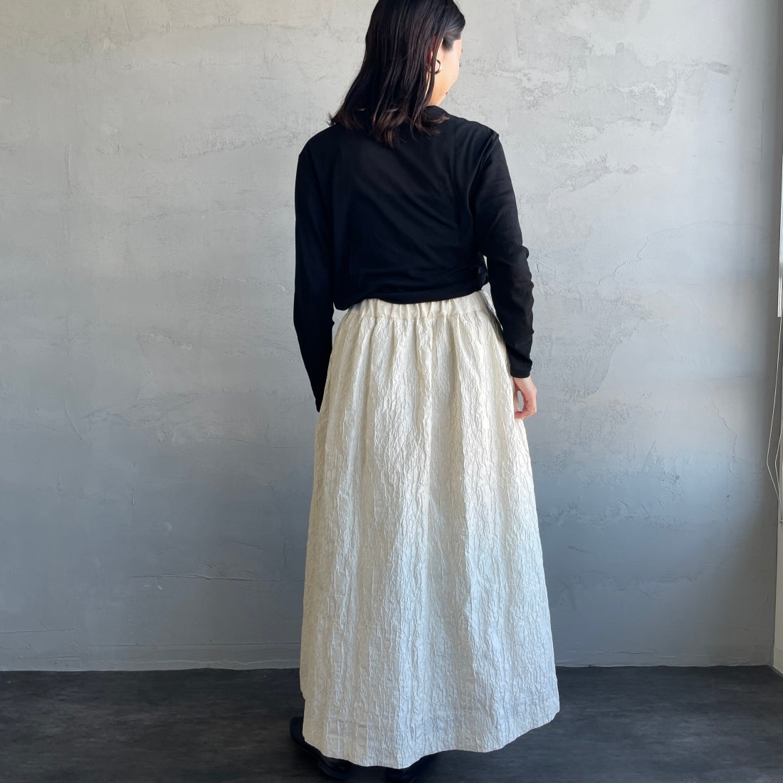 USINE [ユジーヌ] ジャガード織 タックギャザーフレアスカート [2410501] IVORY &&モデル身長：163cm 着用サイズ：F&&