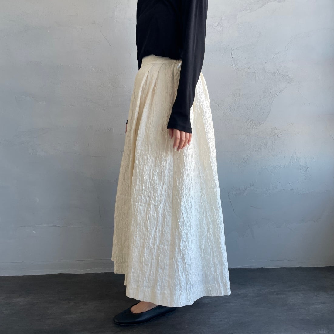 USINE [ユジーヌ] ジャガード織 タックギャザーフレアスカート [2410501] IVORY &&モデル身長：163cm 着用サイズ：F&&