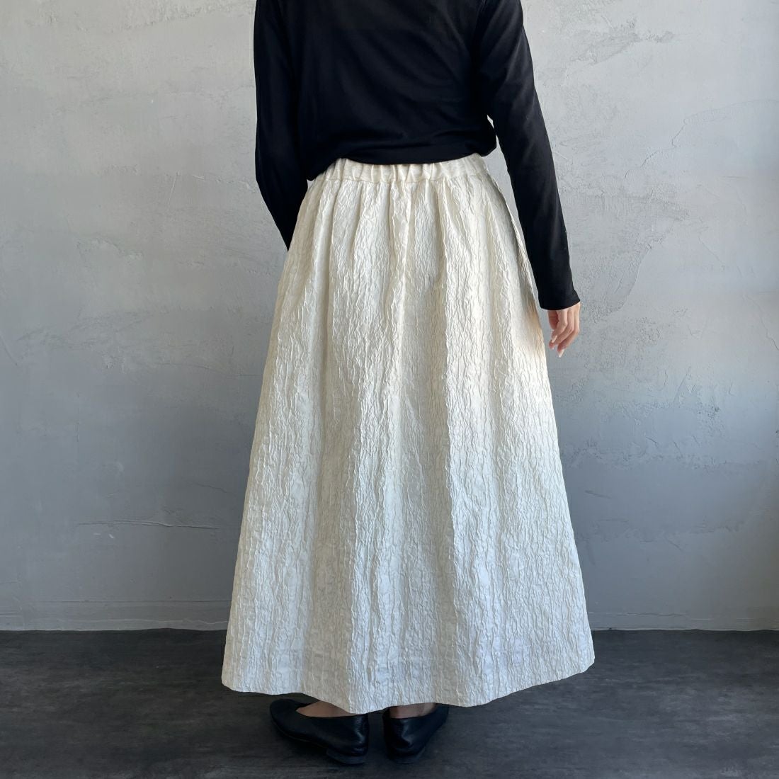 USINE [ユジーヌ] ジャガード織 タックギャザーフレアスカート [2410501] IVORY &&モデル身長：163cm 着用サイズ：F&&