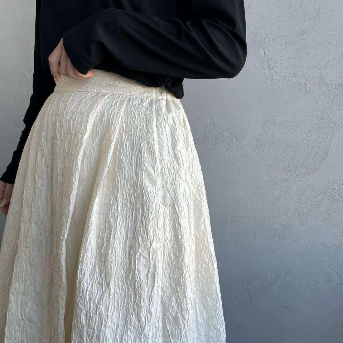 USINE [ユジーヌ] ジャガード織 タックギャザーフレアスカート [2410501] IVORY &&モデル身長：163cm 着用サイズ：F&&