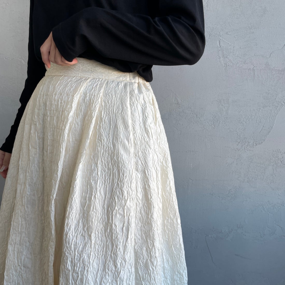 USINE [ユジーヌ] ジャガード織 タックギャザーフレアスカート [2410501] IVORY &&モデル身長：163cm 着用サイズ：F&&