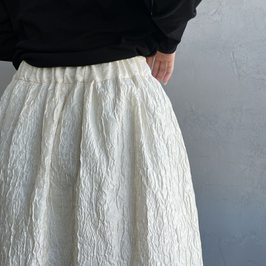 USINE [ユジーヌ] ジャガード織 タックギャザーフレアスカート [2410501] IVORY &&モデル身長：163cm 着用サイズ：F&&