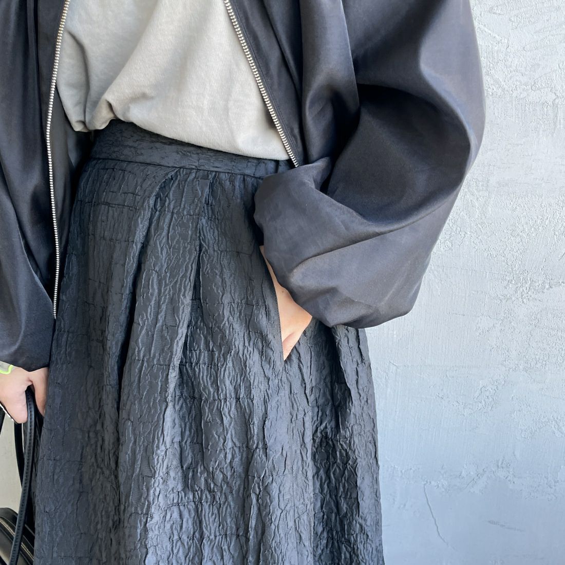 USINE [ユジーヌ] ジャガード織 タックギャザーフレアスカート [2410501] BLACK &&モデル身長：156cm 着用サイズ：F&&