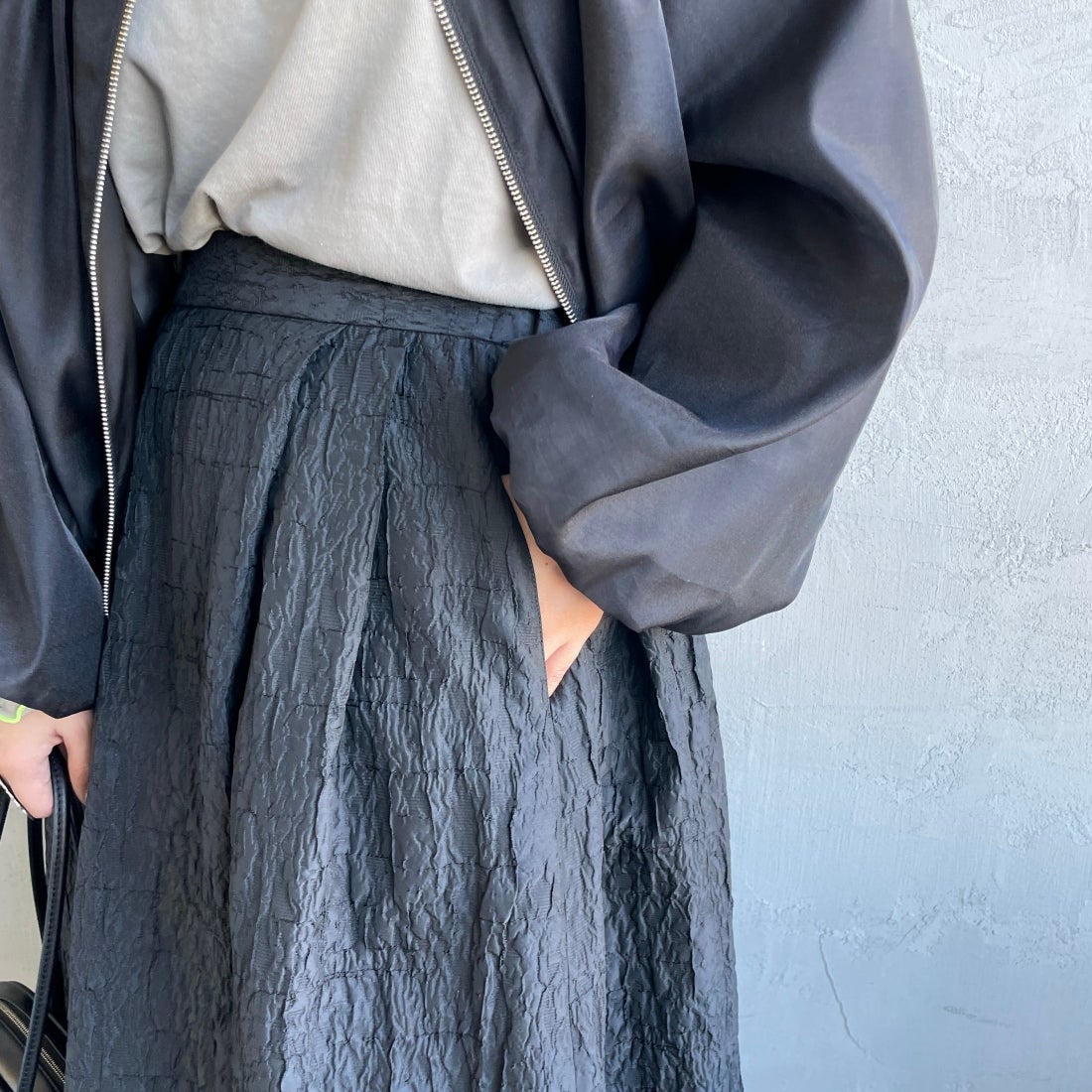 USINE [ユジーヌ] ジャガード織 タックギャザーフレアスカート [2410501] BLACK &&モデル身長：156cm 着用サイズ：F&&
