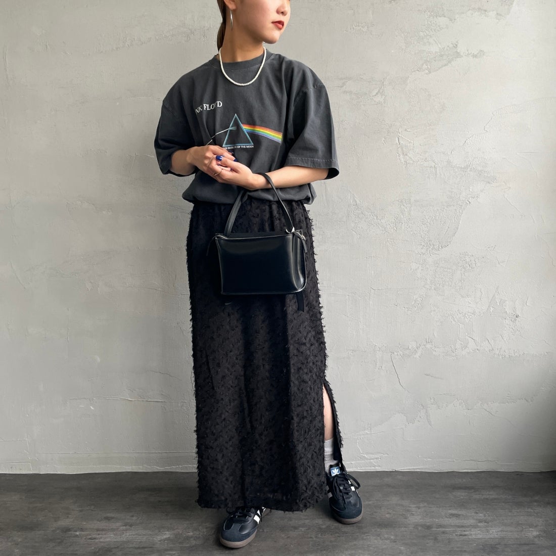 By/m [バイエム] ジャガードフリンジ フェザーナローロングスカート [23142061] 09 BLACK &&モデル身長：156cm 着用サイズ：F&&