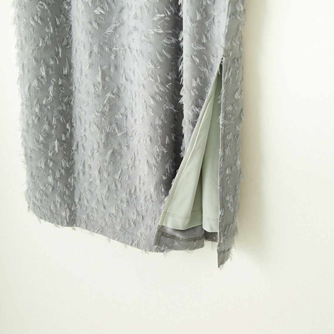 By/m [バイエム] ジャガードフリンジ フェザーナローロングスカート [23142061] 07 GRAY