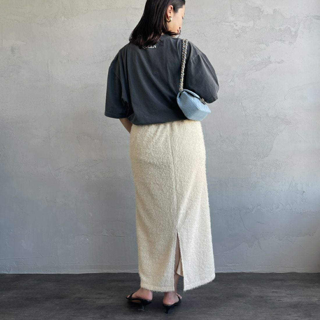 By/m [バイエム] フェザーフリンジ ナローロングスカート [23142066] 02 OFF &&モデル身長：163cm 着用サイズ：F&&