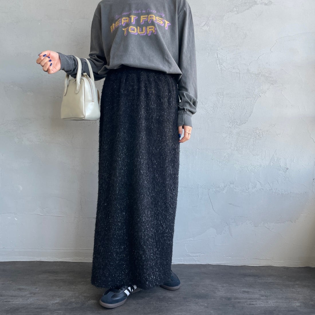 By/m [バイエム] フェザーフリンジ ナローロングスカート [23142066] 09 BLACK &&モデル身長：156cm 着用サイズ：F&&