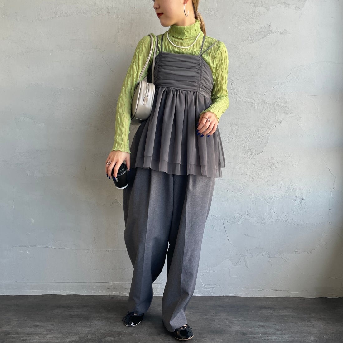 By/m [バイエム] ギャザーチュールキャミソール [24112008] 07 GRAY &&モデル身長：156cm 着用サイズ：F&&