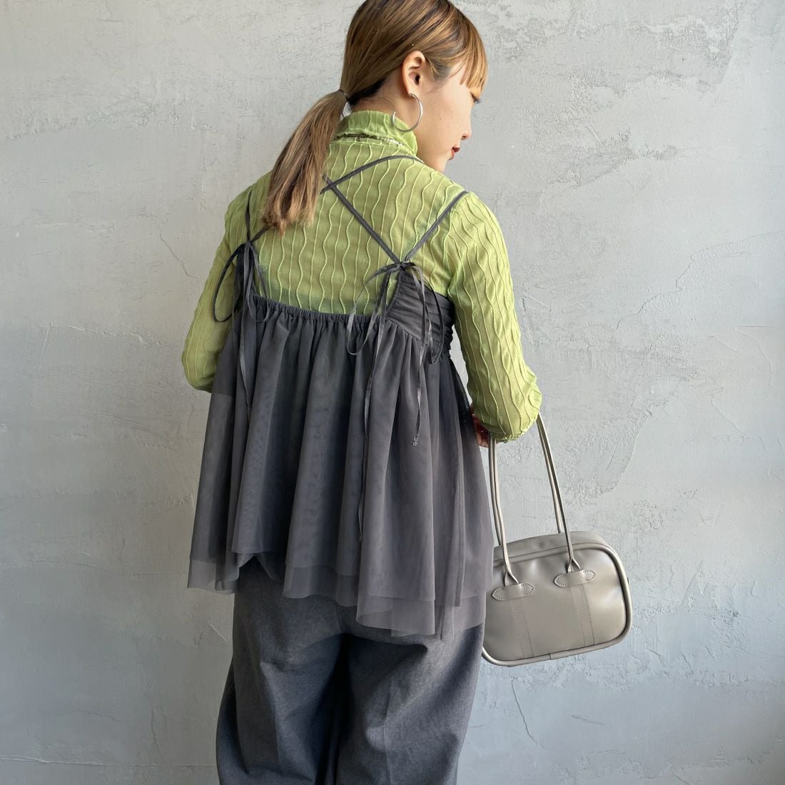 By/m [バイエム] ギャザーチュールキャミソール [24112008] 07 GRAY &&モデル身長：156cm 着用サイズ：F&&