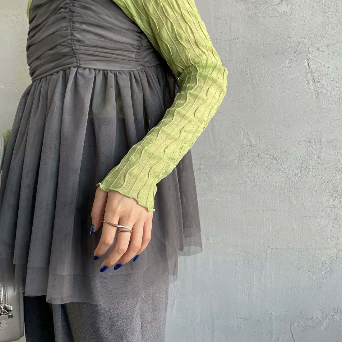 By/m [バイエム] ギャザーチュールキャミソール [24112008] 07 GRAY &&モデル身長：156cm 着用サイズ：F&&