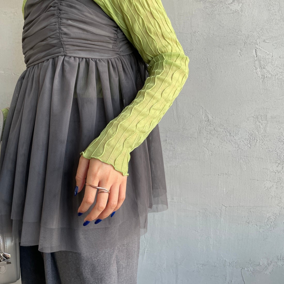 By/m [バイエム] ギャザーチュールキャミソール [24112008] 07 GRAY &&モデル身長：156cm 着用サイズ：F&&