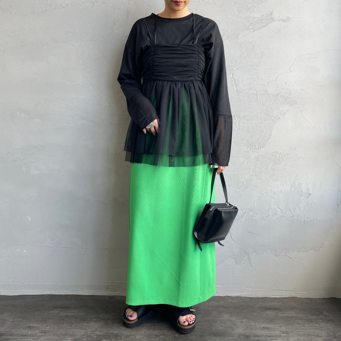 By/m [バイエム] ギャザーチュールキャミソール [24112008] 09 BLACK &&モデル身長：156cm 着用サイズ：F&&