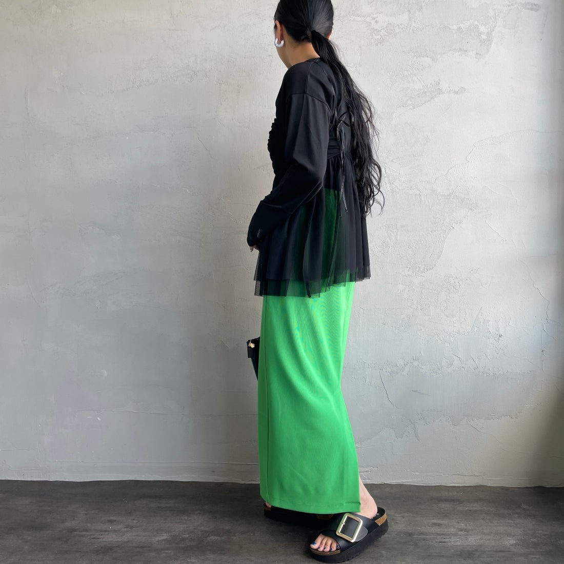 By/m [バイエム] ギャザーチュールキャミソール [24112008] 09 BLACK &&モデル身長：156cm 着用サイズ：F&&