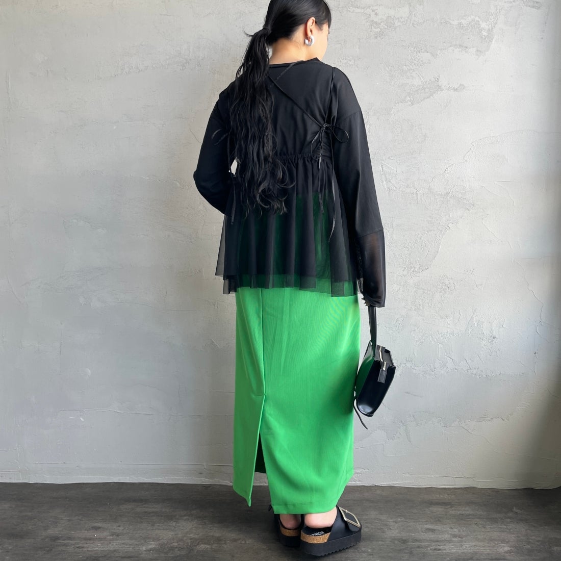 By/m [バイエム] ギャザーチュールキャミソール [24112008] 09 BLACK &&モデル身長：156cm 着用サイズ：F&&