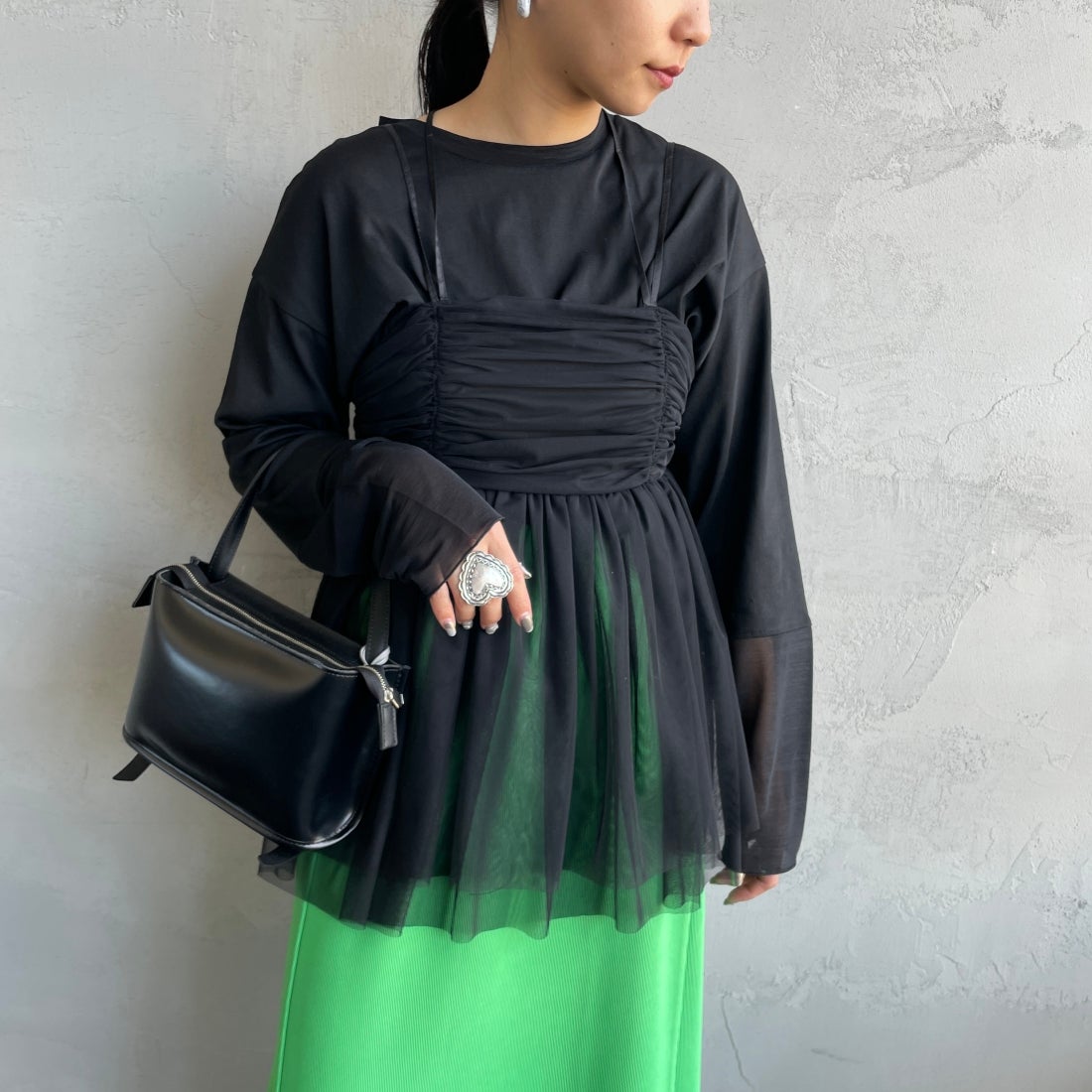 By/m [バイエム] ギャザーチュールキャミソール [24112008] 09 BLACK &&モデル身長：156cm 着用サイズ：F&&