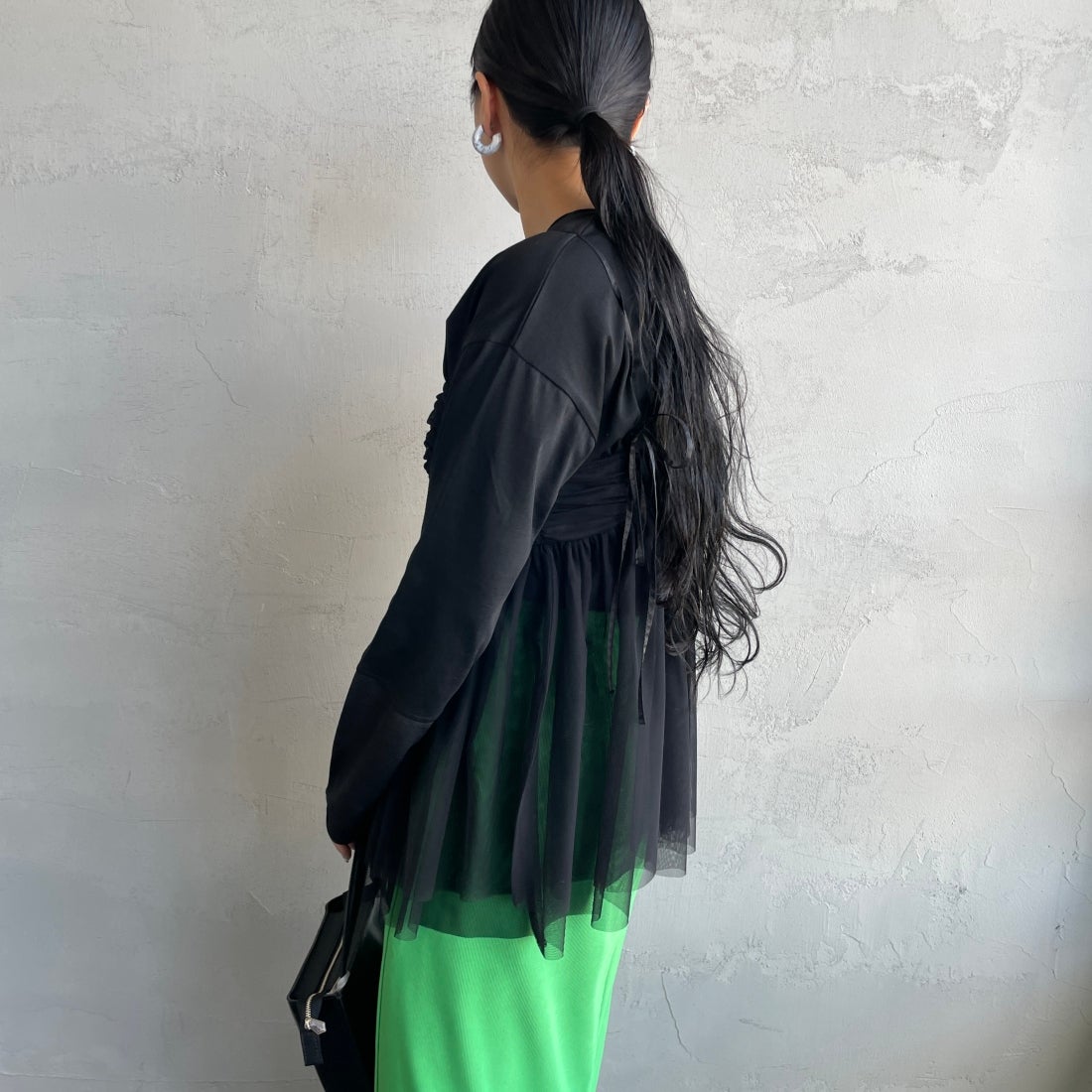 By/m [バイエム] ギャザーチュールキャミソール [24112008] 09 BLACK &&モデル身長：156cm 着用サイズ：F&&