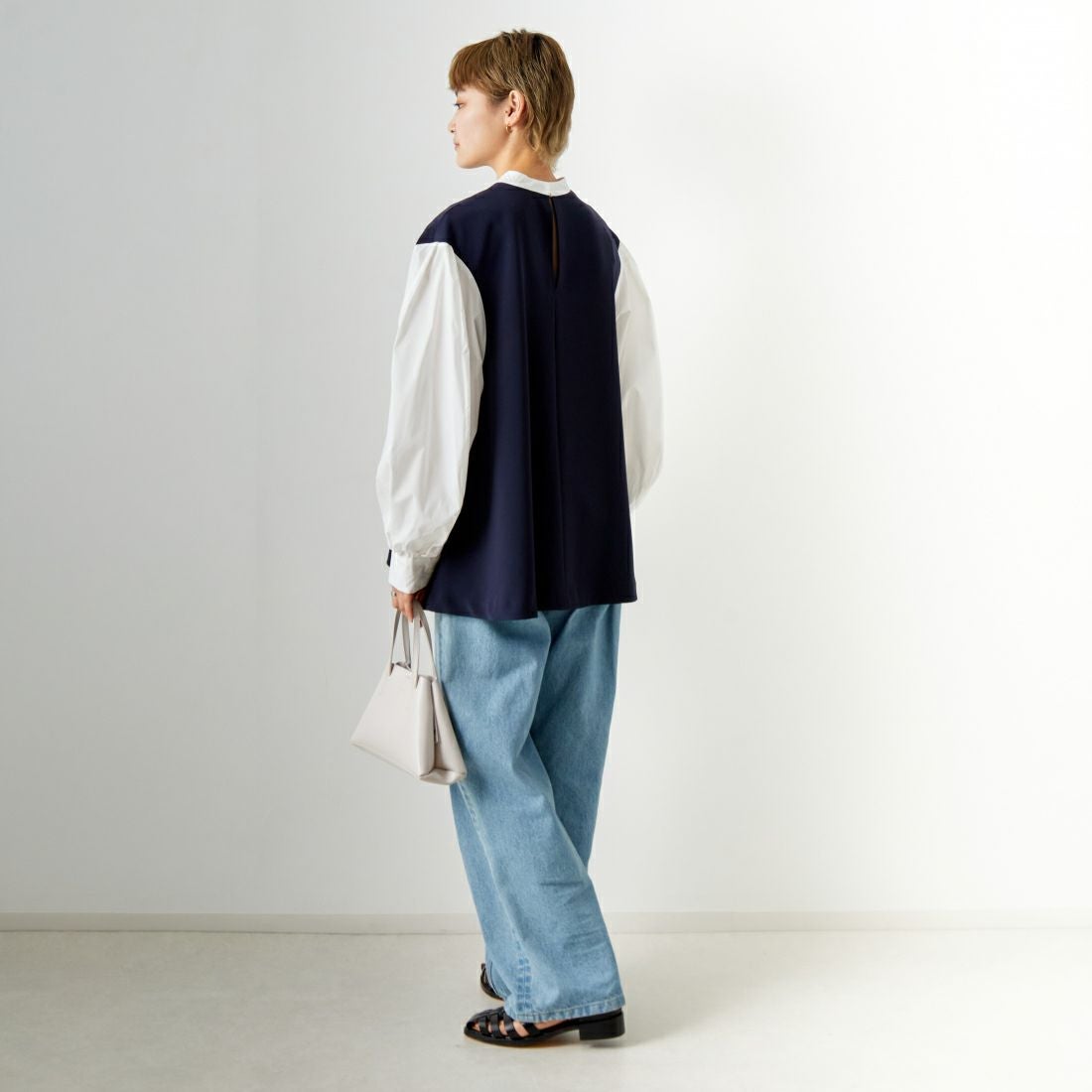 CHIGNON [シニヨン] ボリュームスリーブブラウス [1236-524MK] NAVY &&モデル身長：160cm 着用サイズ：F&&