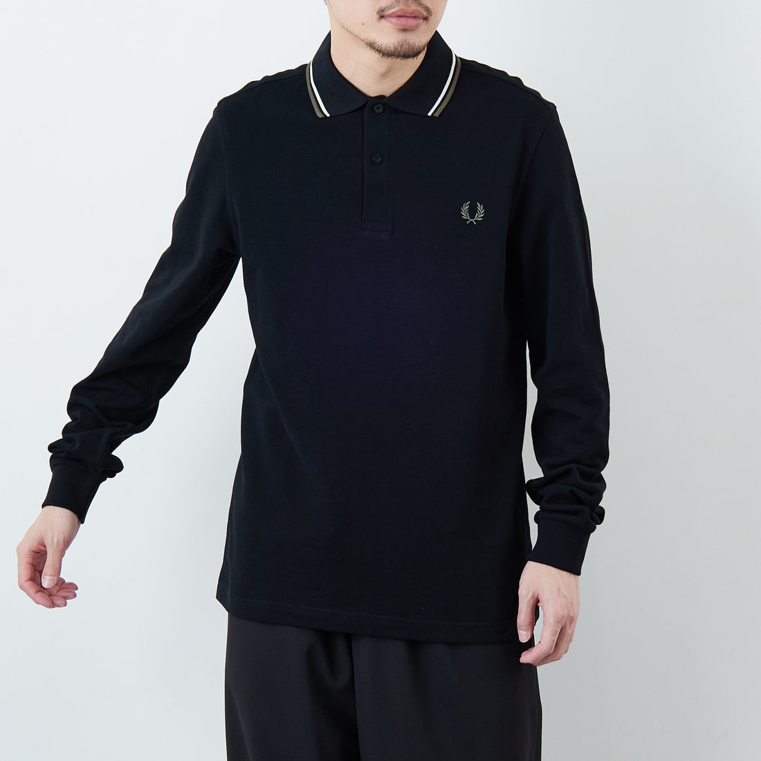 FRED PERRY [フレッドペリー] ツインティップライン ロングスリーブポロシャツ [M3636] W54 BLK/EC &&モデル身長：168cm 着用サイズ：M&&