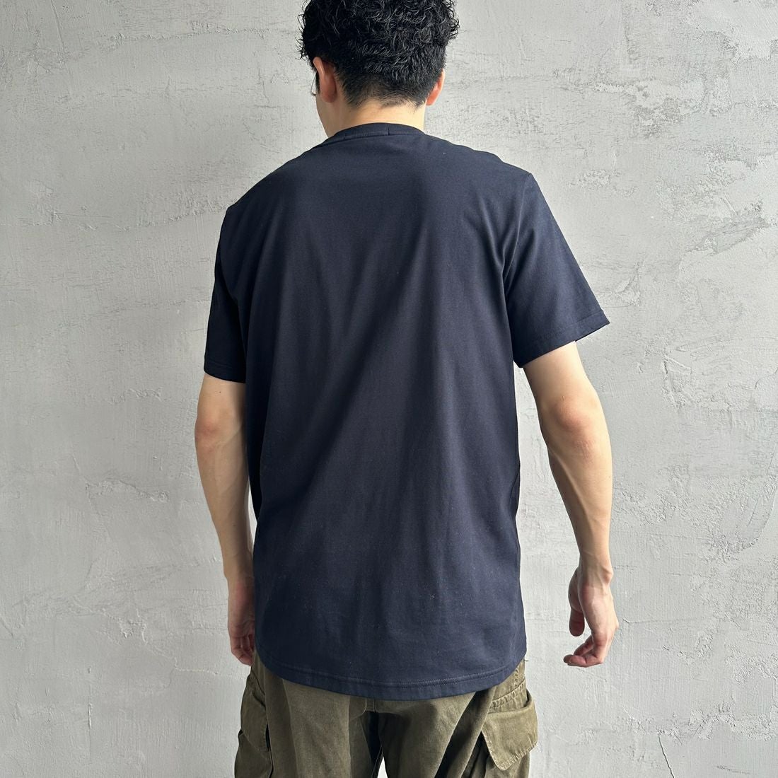 FRED PERRY [フレッドペリー] ローレルリース刺繍 ショートスリーブTシャツ [M4580] 248 NAVY &&モデル身長：168cm 着用サイズ：M&&