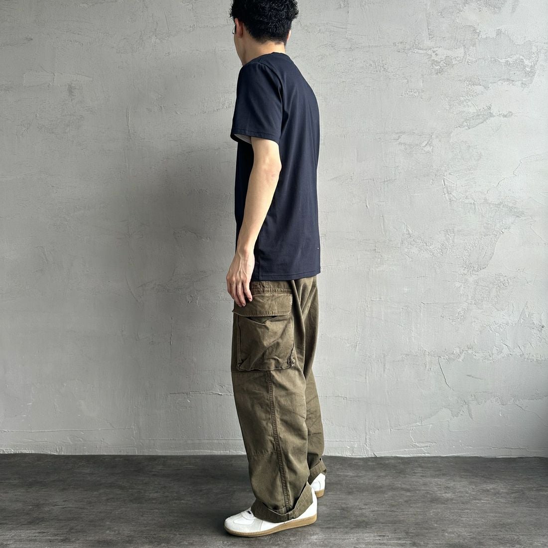 FRED PERRY [フレッドペリー] ローレルリース刺繍 ショートスリーブTシャツ [M4580] 248 NAVY &&モデル身長：168cm 着用サイズ：M&&