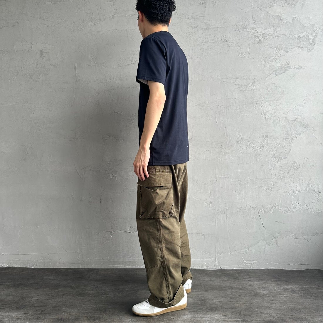 FRED PERRY [フレッドペリー] ローレルリース刺繍 ショートスリーブTシャツ [M4580] 248 NAVY &&モデル身長：168cm 着用サイズ：M&&