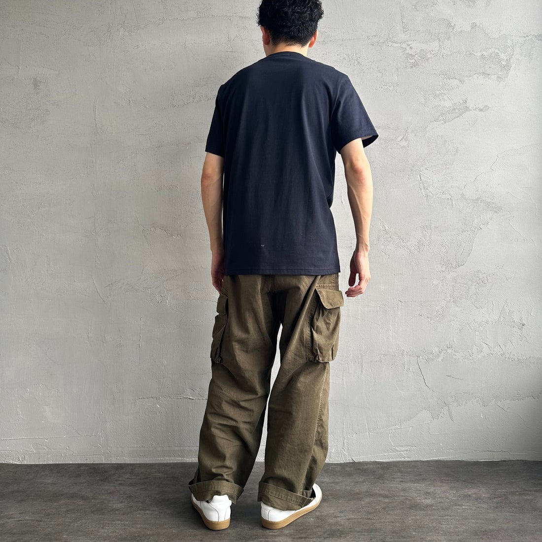 FRED PERRY [フレッドペリー] ローレルリース刺繍 ショートスリーブTシャツ [M4580] 248 NAVY &&モデル身長：168cm 着用サイズ：M&&