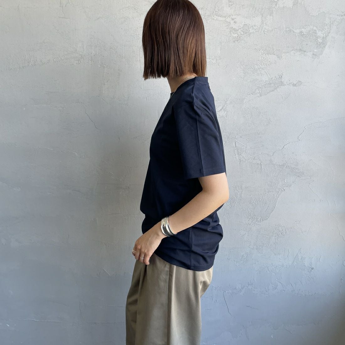 FRED PERRY [フレッドペリー] ローレルリース刺繍 ショートスリーブTシャツ [M4580] 248 NAVY &&モデル身長：159cm 着用サイズ：S&&