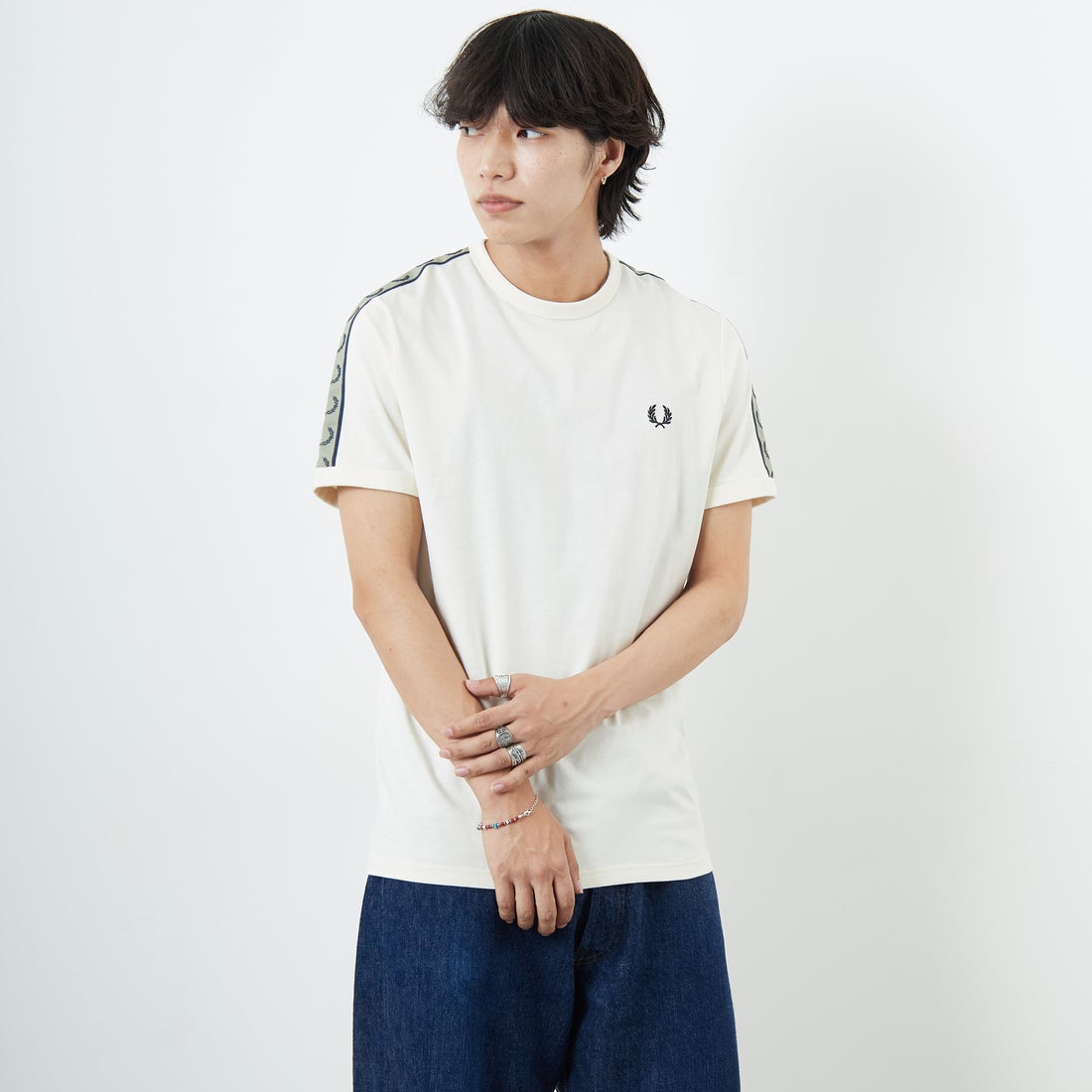 FRED PERRY [フレッドペリー] コントラストトラックテープ ショートスリーブリンガーTシャツ [M4613] 28B ECRU/N &&モデル身長：179cm 着用サイズ：M&&
