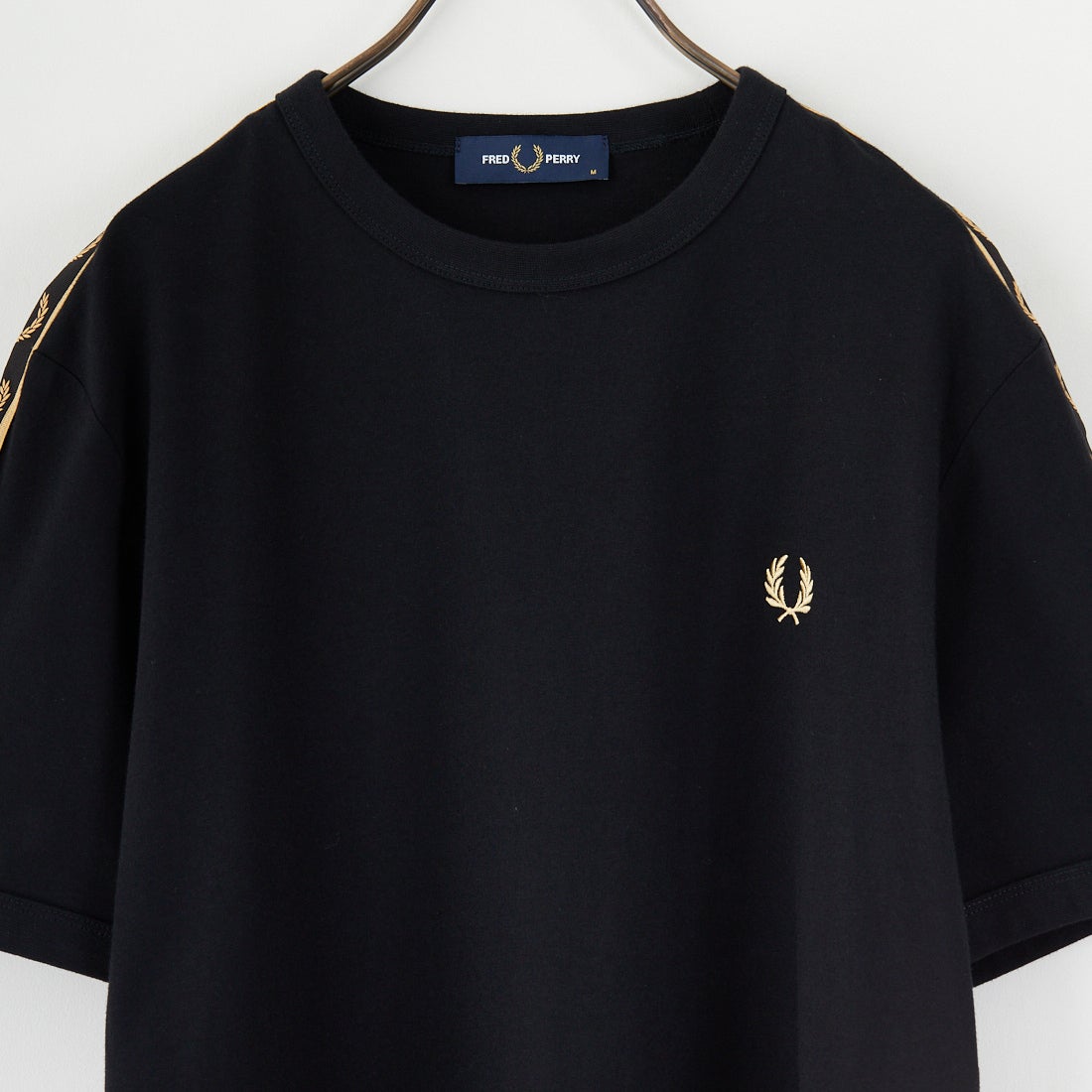 FRED PERRY [フレッドペリー] コントラストトラックテープ ショートスリーブリンガーTシャツ [M4613] 90A BLACK/